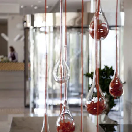 Hotell Port Royal & *